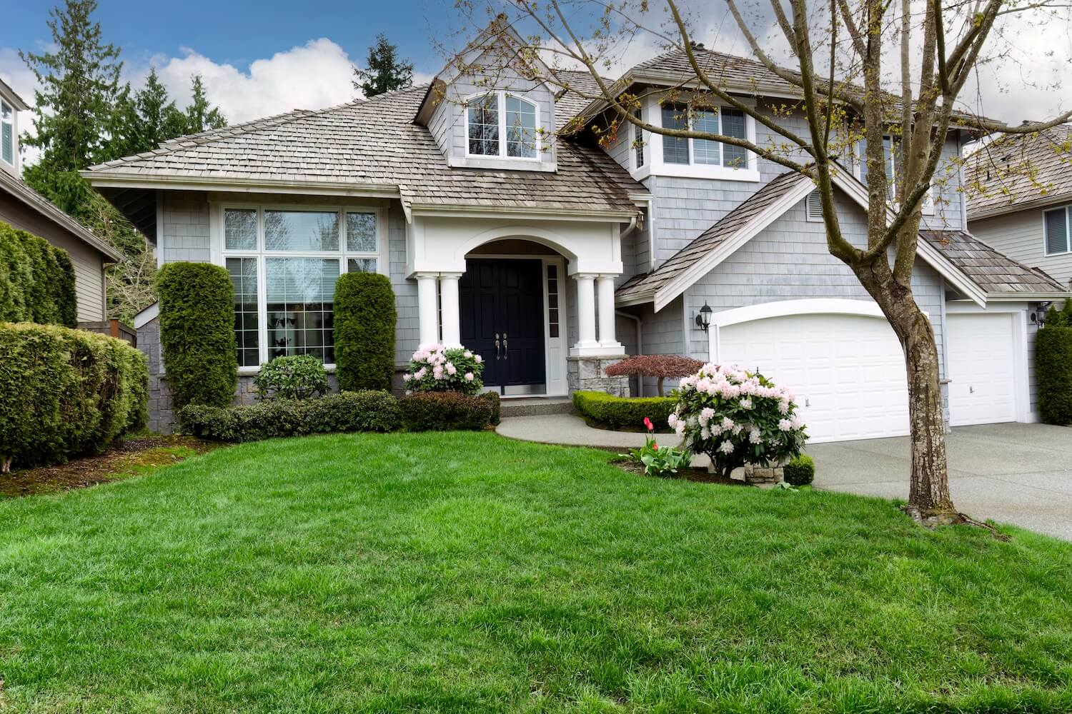 Maximizing Curb Appeal The Role Of Roofing In Selling Your Home